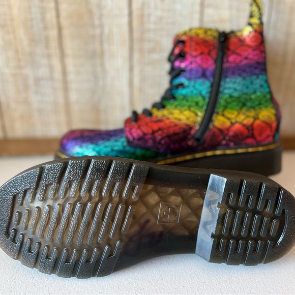 Dr. Martens 1460 Pascal Rainbow AW004 - Picture 6 of 9